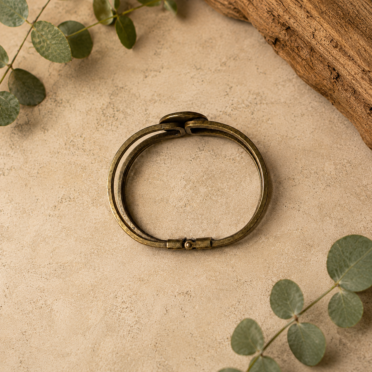 Vintage Armreif mit blauem Medaillon & Baum-Motiv – Natur Schmuck