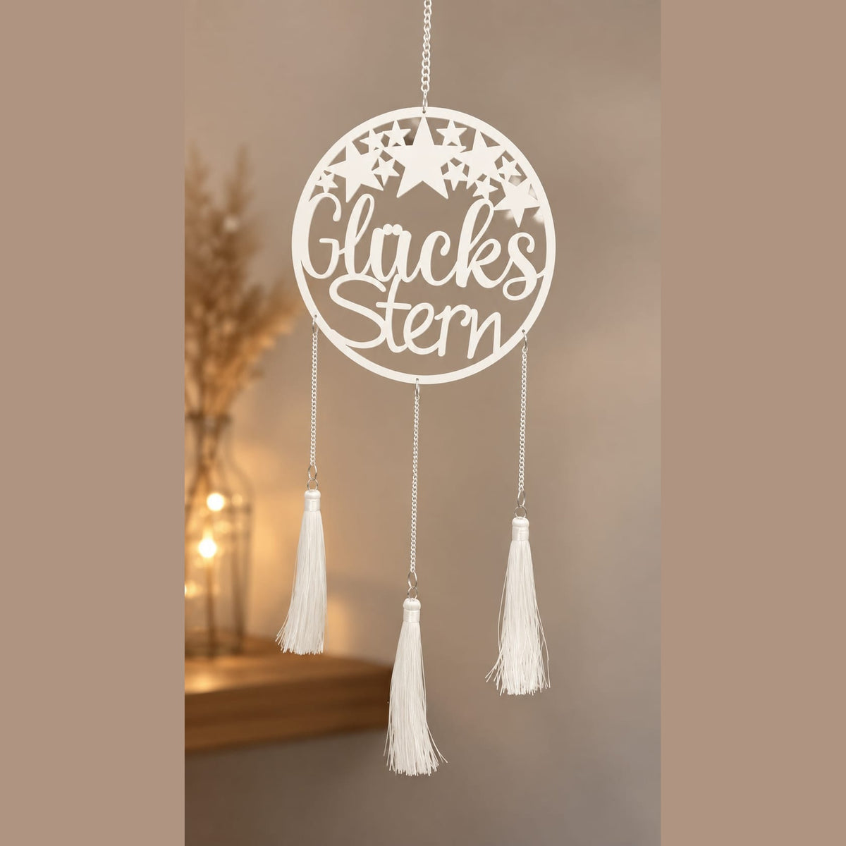 Glücksstern Fensterdeko mit Quasten – Weißer Deko Anhänger mit Sternen, ca. 75 cm