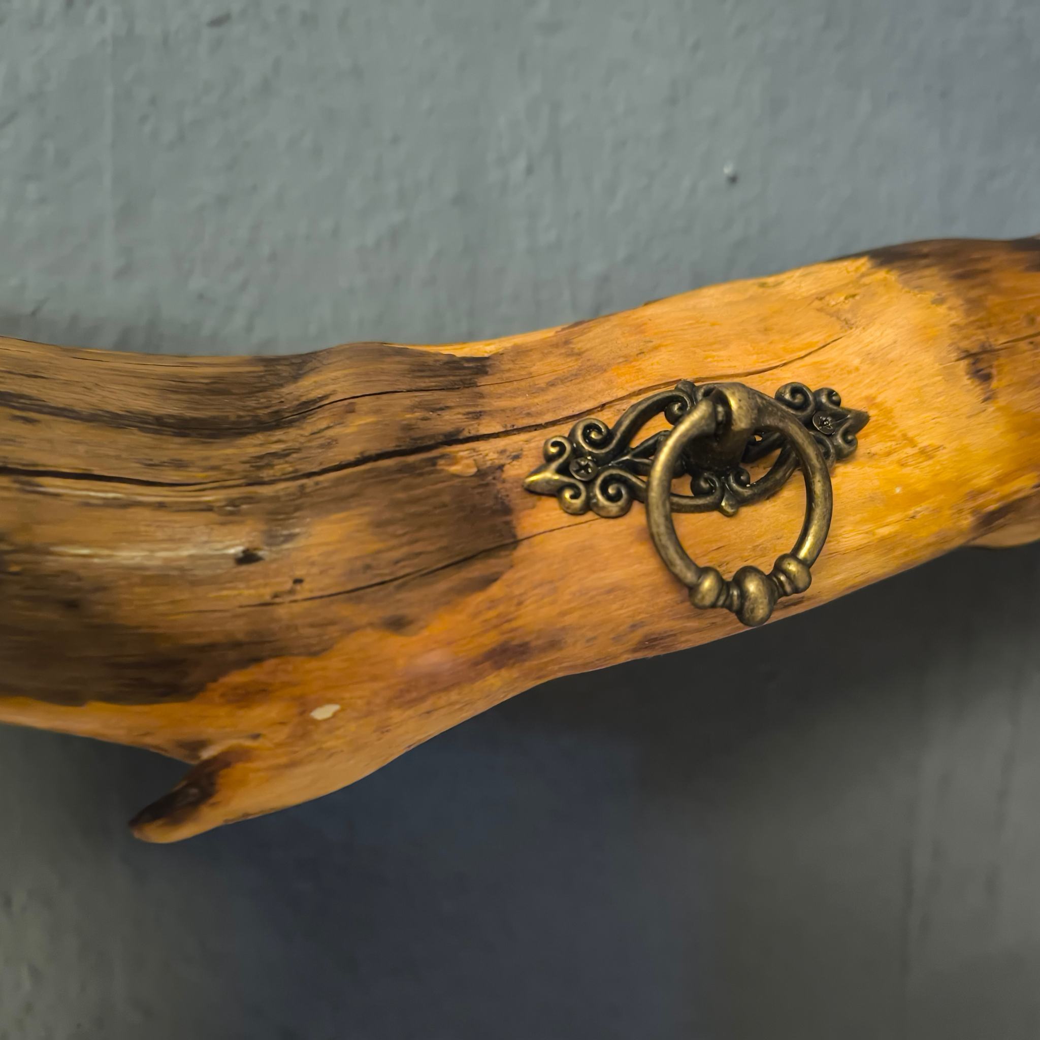 Boho Schmuckhalter aus Treibholz – Handgefertigter Wand-Organizer für Halsketten & Ohrringe